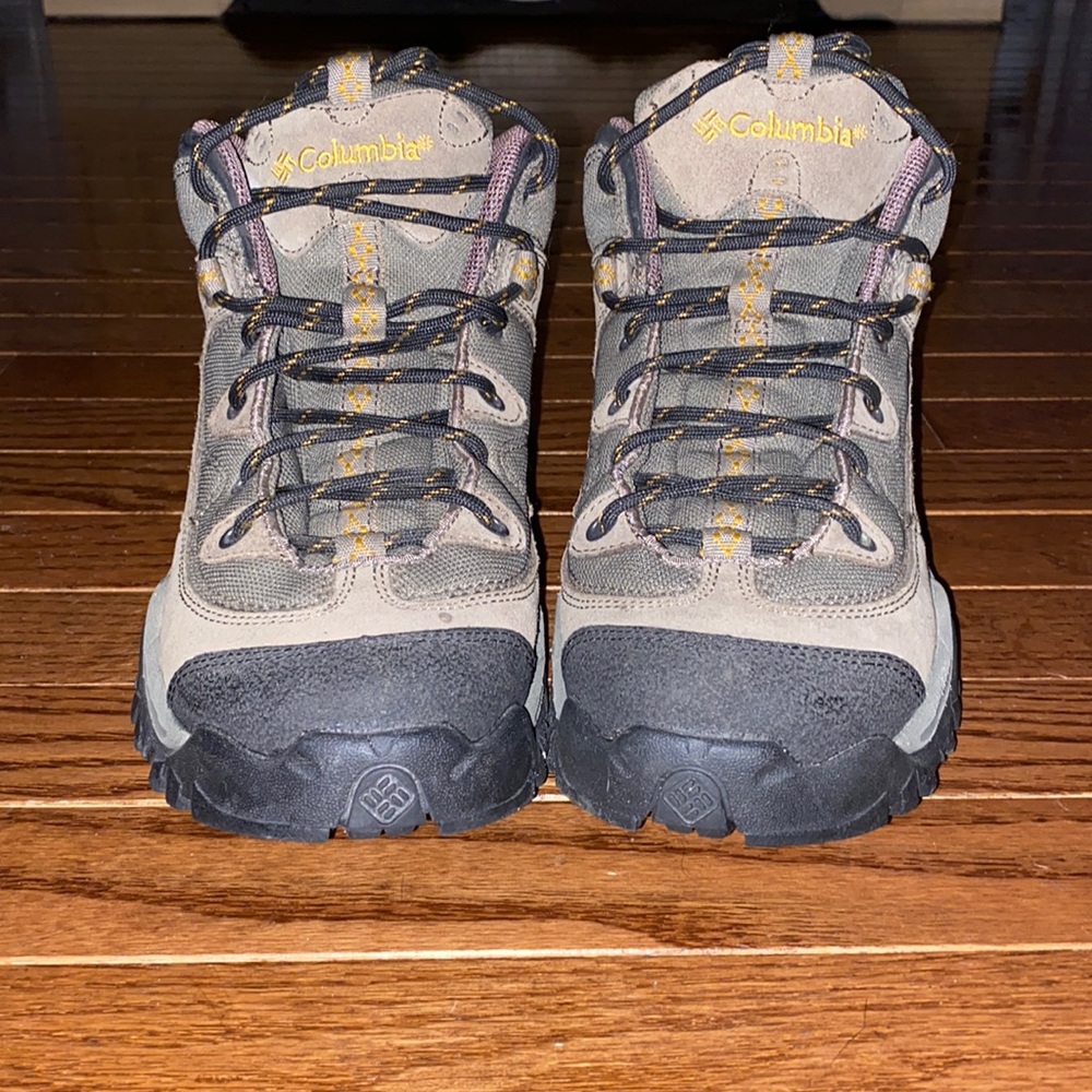 Columbia- Men’s Trail Miester Mid Hiking Boots. Size 11